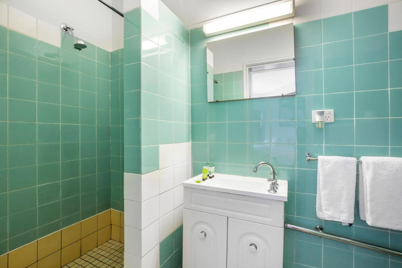 Meadow Inn Hotel-Motel Мелбърн Екстериор снимка
