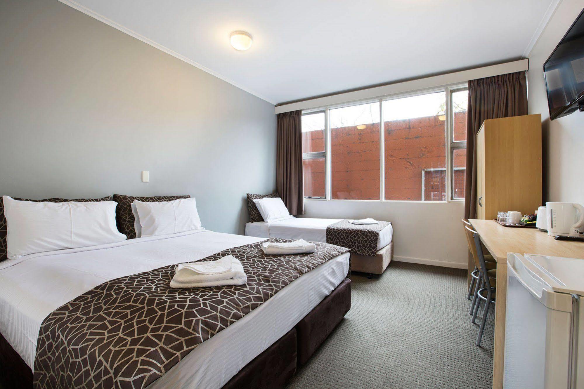 Meadow Inn Hotel-Motel Мелбърн Екстериор снимка